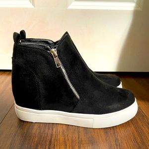 Nature Breeze Zippered Wedge Sneaker- Size 7.5